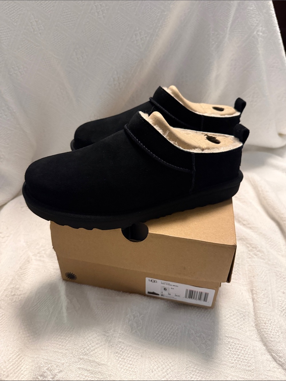 UGG NIB Kids classic Micro  Black Suede Cozy Slip-On Mule